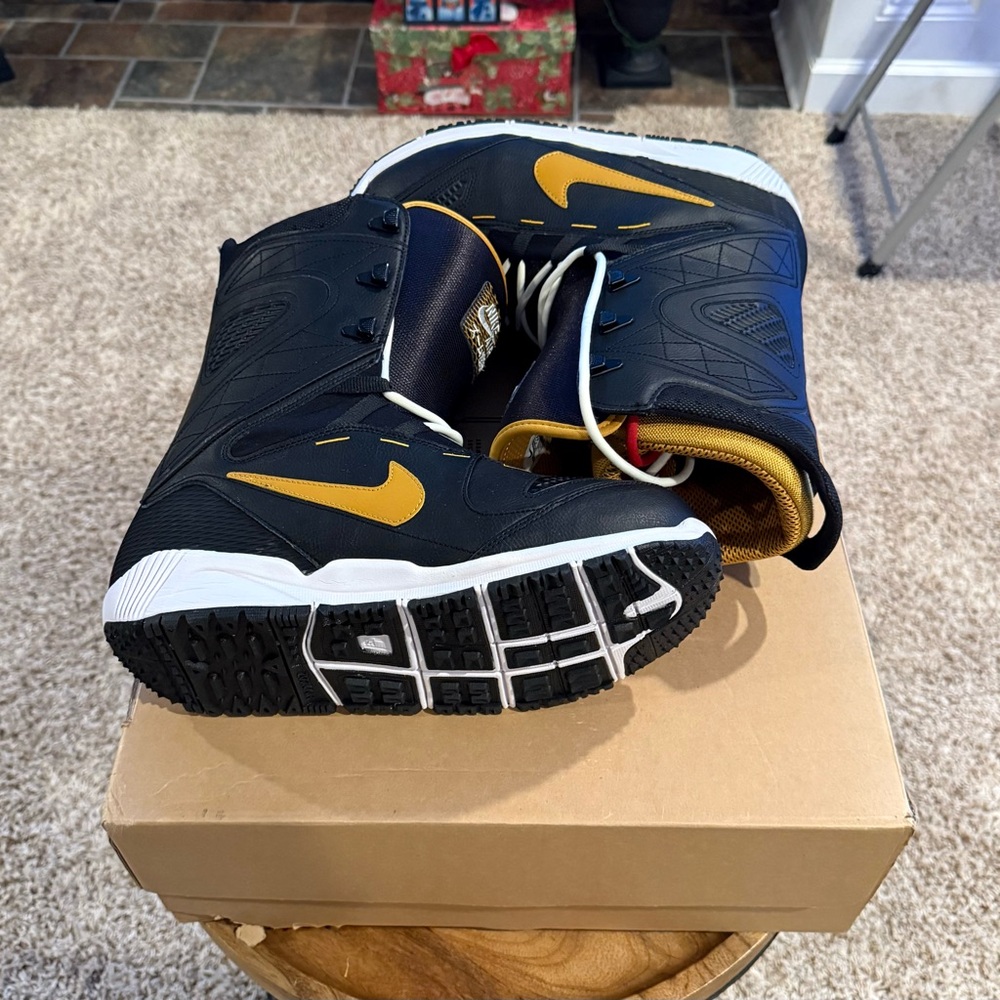 Nike Kaiju Snowboard Boots - Picture 10 of 11